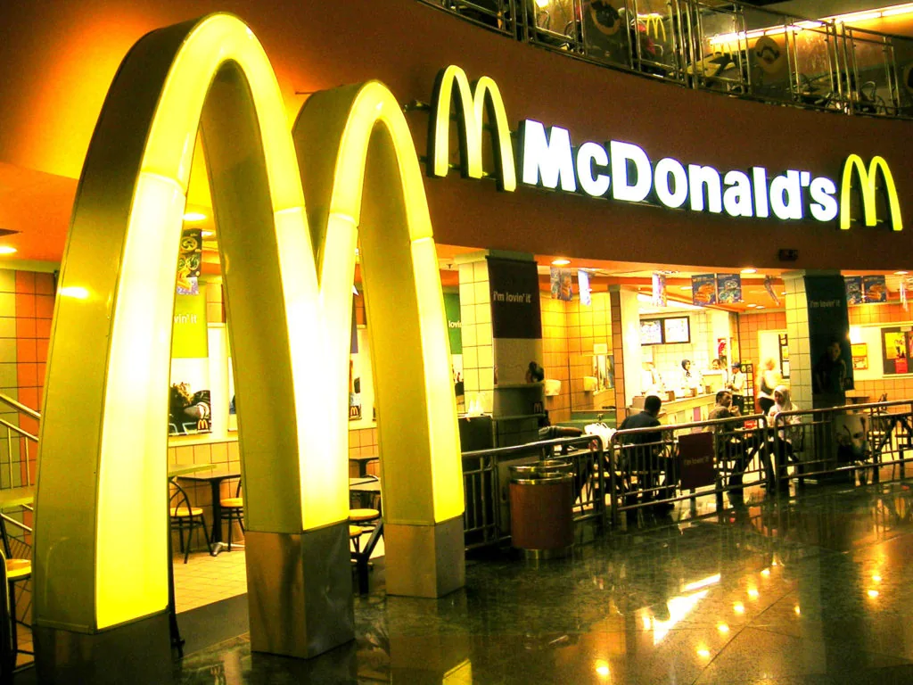 Foto 2 di McDonald's Surano, Fast food e paninoteche a Surano