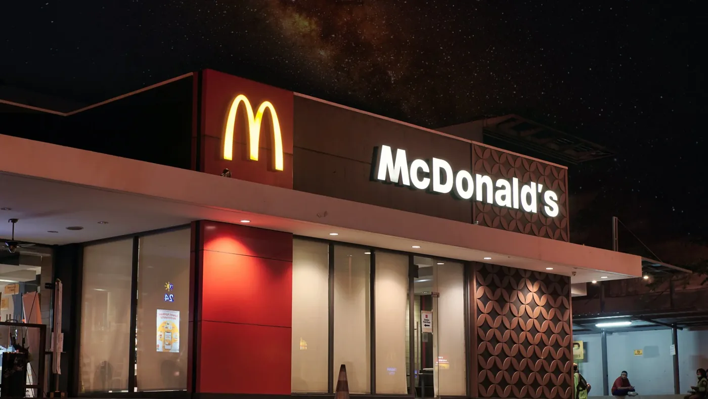 Foto 3 di McDonald's Surano, Fast food e paninoteche a Surano